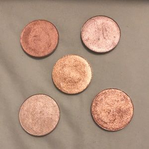 Give me glow pressed single pan shadows